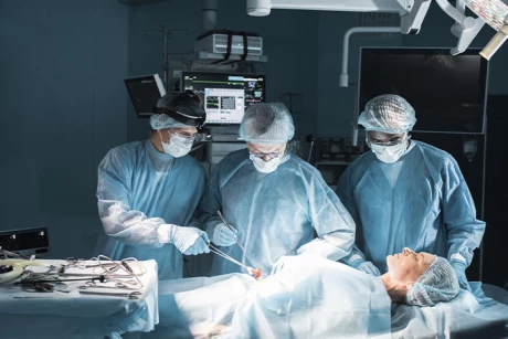 /images/uploads/surgeons_in_OR_-_med_mal.jpg{title}{/root:pa_hero}